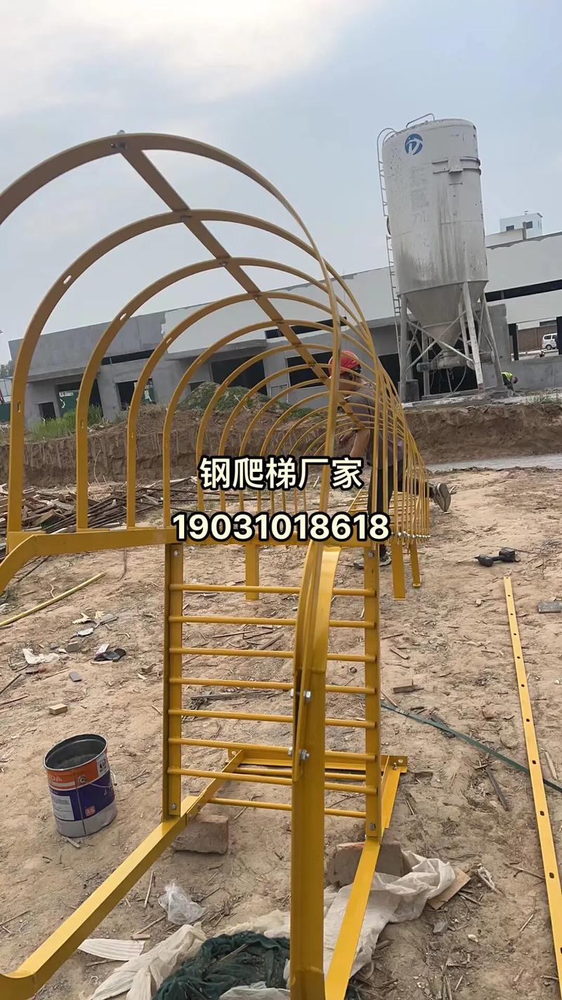 钢爬梯源头工厂 专业检修爬梯与护笼爬梯的钢结构工程专家